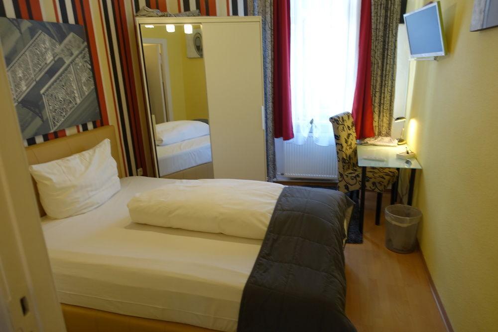 Hotel Villa Konstanz Berlijn Buitenkant foto